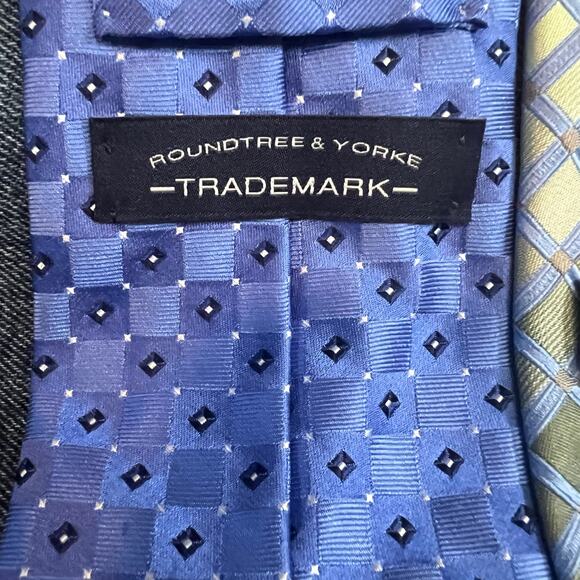 3 Ties J Ferrar, Roundtree & Yorke, Kenneth Cole reaction men’s geometric/stripe - Picture 8 of 10